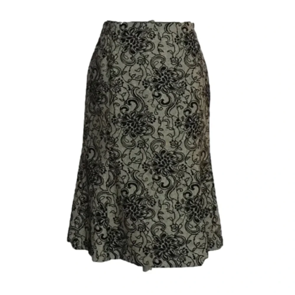 LOFT. Floral Brocade Skirt💕 Size 6P